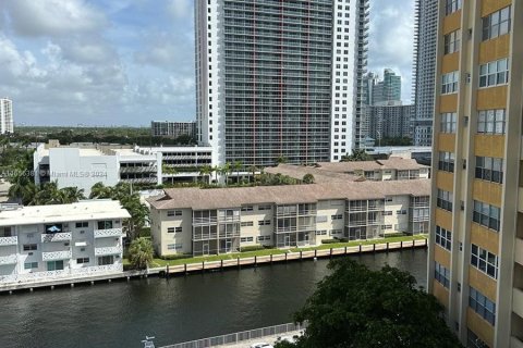 Copropriété à vendre à Hallandale Beach, Floride: 1 chambre, 91.23 m2 № 1356703 - photo 7