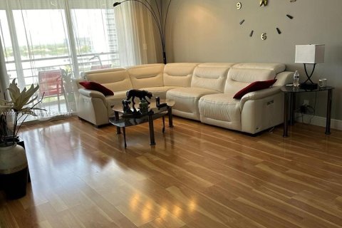 Condominio en venta en Hallandale Beach, Florida, 1 dormitorio, 91.23 m2 № 1356703 - foto 24