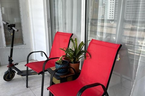 Condominio en venta en Hallandale Beach, Florida, 1 dormitorio, 91.23 m2 № 1356703 - foto 15