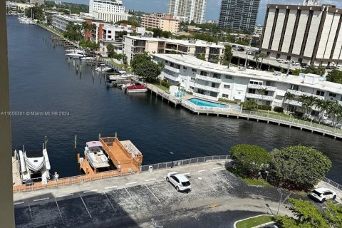 Condominio en venta en Hallandale Beach, Florida, 1 dormitorio, 91.23 m2 № 1356703 - foto 10