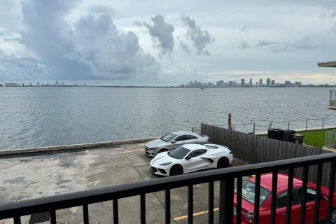 Condominio en venta en North Bay Village, Florida, 2 dormitorios, 115.2 m2 № 1356702 - foto 16