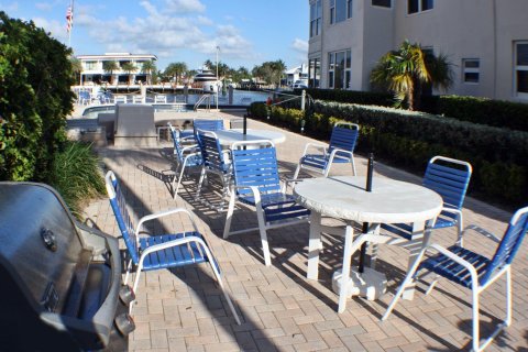 Condo in Pompano Beach, Florida, 1 bedroom  № 1159634 - photo 3