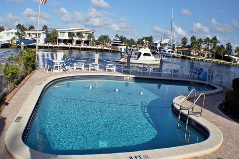 Condo in Pompano Beach, Florida, 1 bedroom  № 1159634 - photo 4