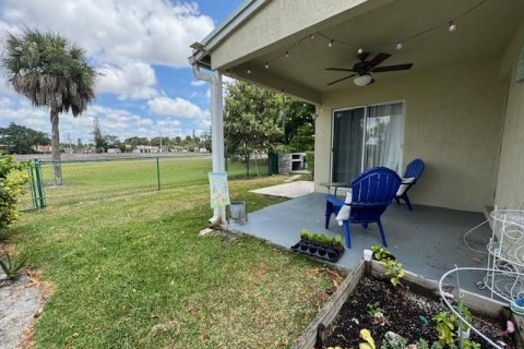Touwnhouse à vendre à Tamarac, Floride: 3 chambres, 151.99 m2 № 1133007 - photo 10