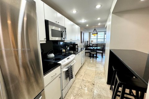 Condominio en venta en Miami Beach, Florida, 49.7 m2 № 1295137 - foto 12