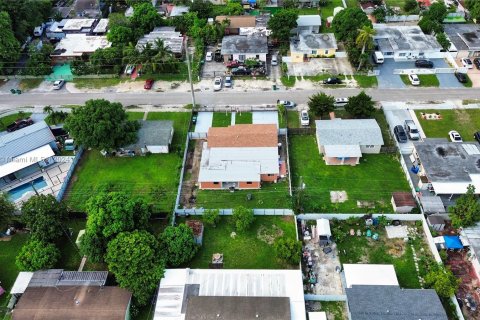 Villa ou maison à vendre à Miami, Floride: 4 chambres, 106.19 m2 № 1348989 - photo 6