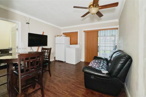 Casa en venta en Miami, Florida, 4 dormitorios, 106.19 m2 № 1348989 - foto 13