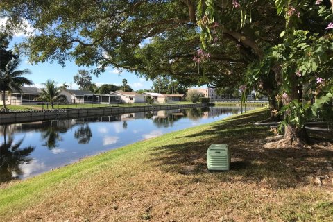 Copropriété à louer à Tamarac, Floride: 2 chambres, 91.42 m2 № 1348987 - photo 3