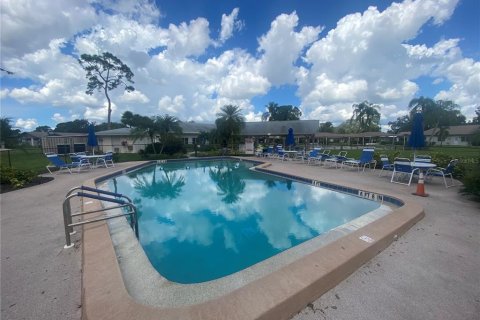 Villa ou maison à vendre à Sarasota, Floride: 2 chambres, 152.17 m2 № 1134428 - photo 22