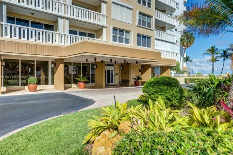 Condominio en venta en Pompano Beach, Florida, 3 dormitorios, 158.86 m2 № 1153666 - foto 2