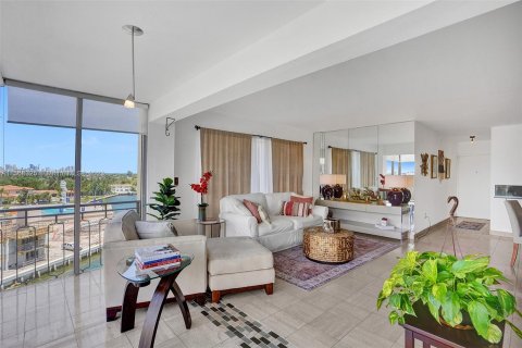 Condo in Miami, Florida, 1 bedroom  № 421788 - photo 28