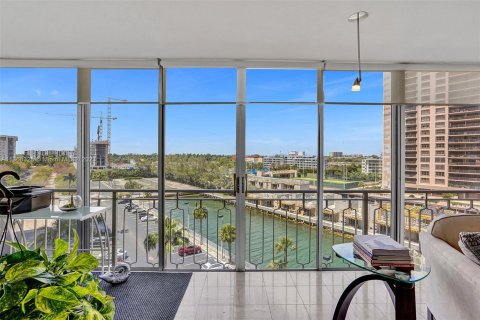 Condo in Miami, Florida, 1 bedroom  № 421788 - photo 26