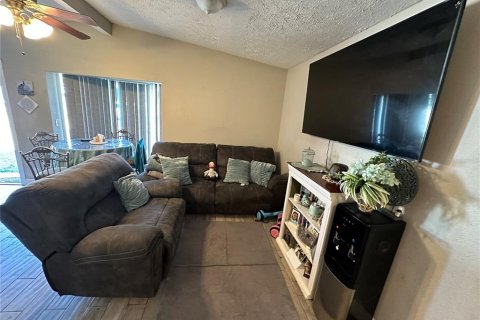 Casa en venta en Tampa, Florida, 3 dormitorios, 95.5 m2 № 1399289 - foto 4