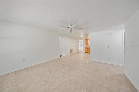 House in Sarasota, Florida 4 bedrooms, 170.1 sq.m. № 1384662 - photo 5