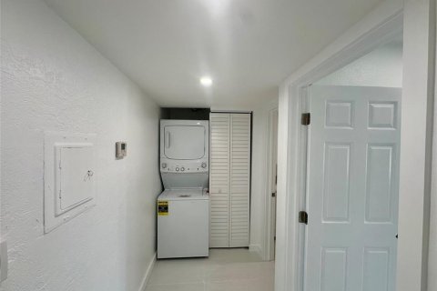 Снять в аренду квартиру в Форт-Лодердейл, Флорида 2 спальни, 106.84м2, № 1172496 - фото 7