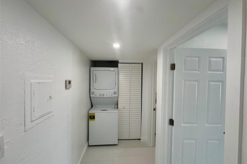 Снять в аренду квартиру в Форт-Лодердейл, Флорида 1 спальня, 83.61м2, № 1172495 - фото 10