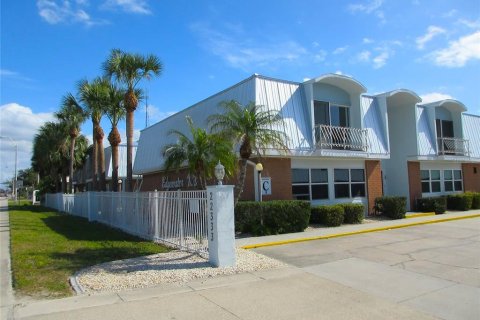 Condominio en venta en Port Charlotte, Florida, 3 dormitorios, 116.13 m2 № 983065 - foto 1