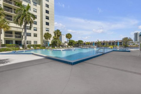 Copropriété à vendre à Pompano Beach, Floride: 2 chambres, 132.57 m2 № 1217390 - photo 28