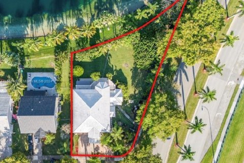 Villa ou maison à vendre à Cutler Bay, Floride: 5 chambres, 392.33 m2 № 1103119 - photo 3