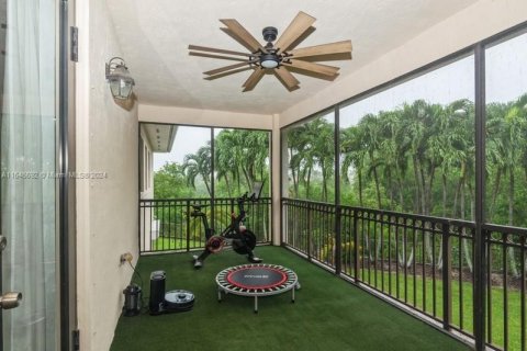 House in Cutler Bay, Florida 5 bedrooms, 323.21 sq.m. № 1331846 - photo 26