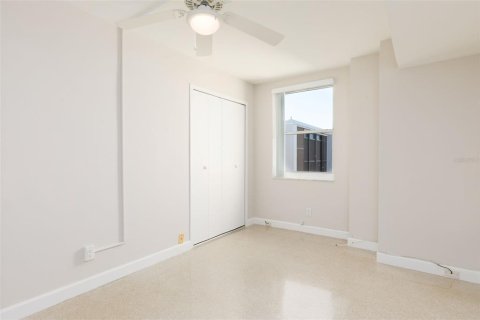 Condo in Treasure Island, Florida, 2 bedrooms  № 1352711 - photo 20