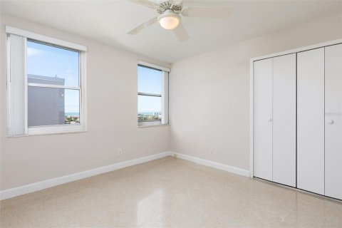 Condo in Treasure Island, Florida, 2 bedrooms  № 1352711 - photo 26