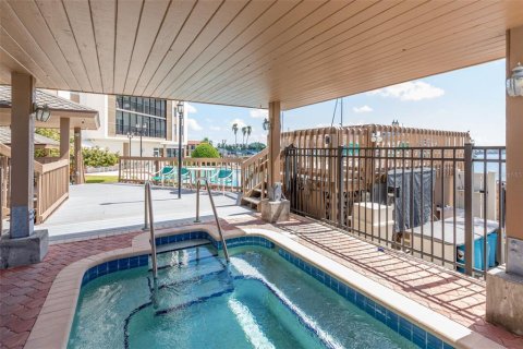 Condo in Treasure Island, Florida, 2 bedrooms  № 1352711 - photo 5