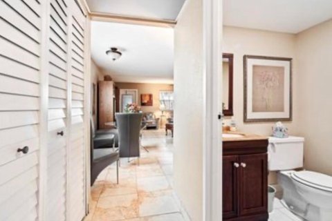 Condo in Delray Beach, Florida, 1 bedroom  № 907754 - photo 13