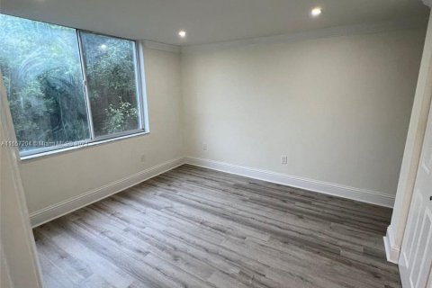 Copropriété à vendre à Miami, Floride: 2 chambres, 83.52 m2 № 1358465 - photo 15