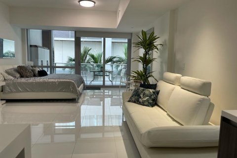 Condo in Miami, Florida  № 1358466 - photo 11