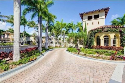 Villa ou maison à louer à Aventura, Floride: 5 chambres, 257.34 m2 № 1358464 - photo 23