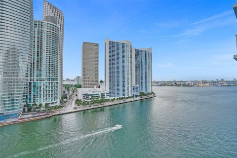 Condo in Miami, Florida, 2 bedrooms  № 1362717 - photo 3