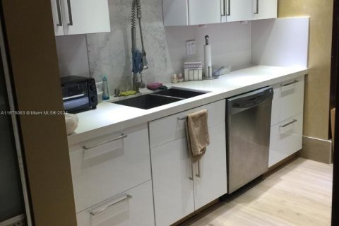 Condominio en venta en Miami, Florida, 3 dormitorios, 130.06 m2 № 1404192 - foto 12