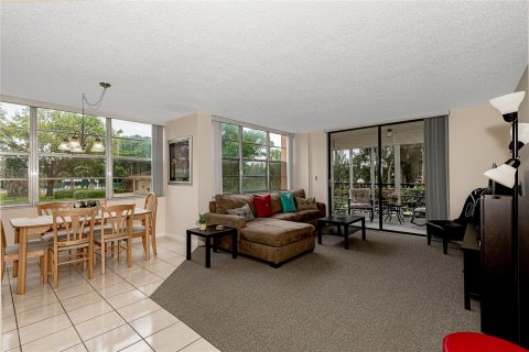 Copropriété à vendre à Pembroke Pines, Floride: 2 chambres, 117.06 m2 № 1160870 - photo 16