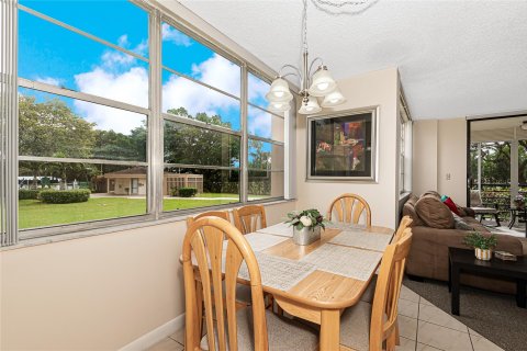 Copropriété à vendre à Pembroke Pines, Floride: 2 chambres, 117.06 m2 № 1160870 - photo 20