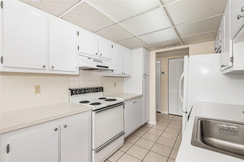 Copropriété à vendre à Pembroke Pines, Floride: 2 chambres, 117.06 m2 № 1160870 - photo 2