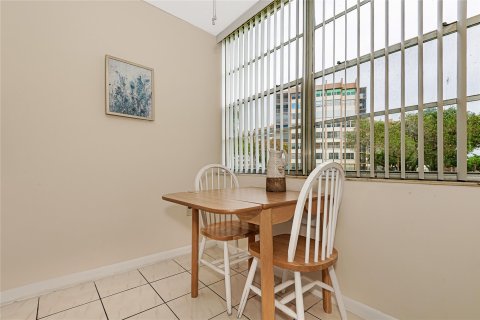 Copropriété à vendre à Pembroke Pines, Floride: 2 chambres, 117.06 m2 № 1160870 - photo 17