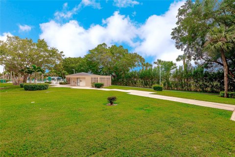 Copropriété à vendre à Pembroke Pines, Floride: 2 chambres, 117.06 m2 № 1160870 - photo 25