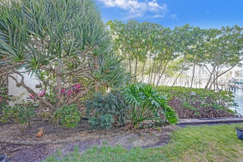 Condo in Lantana, Florida, 2 bedrooms  № 1160854 - photo 8