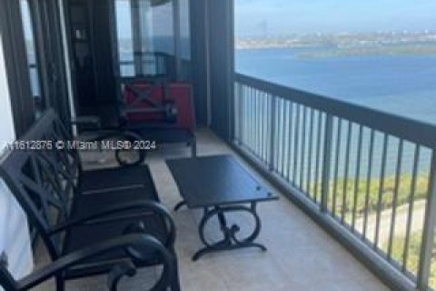 Condominio en venta en Riviera Beach, Florida, 2 dormitorios, 119.94 m2 № 1234738 - foto 16