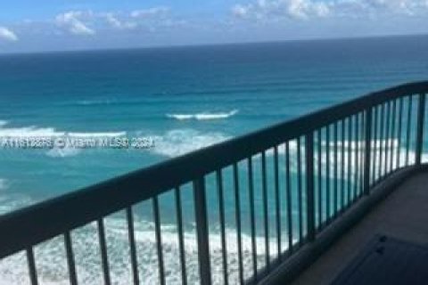 Condominio en venta en Riviera Beach, Florida, 2 dormitorios, 119.94 m2 № 1234738 - foto 17