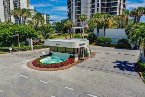 Condominio en venta en Riviera Beach, Florida, 2 dormitorios, 119.94 m2 № 1234738 - foto 5