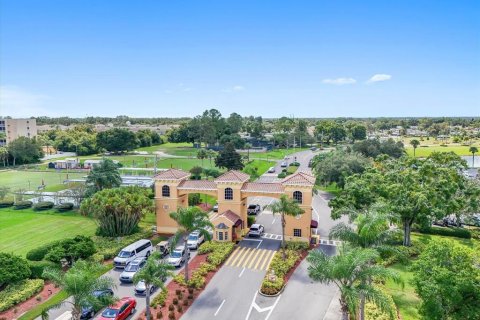 Condo in Sun City Center, Florida, 2 bedrooms  № 1382219 - photo 30