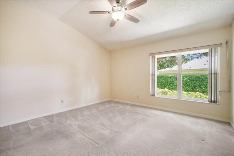 Condo in Sun City Center, Florida, 2 bedrooms  № 1382219 - photo 8