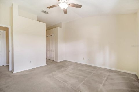 Condo in Sun City Center, Florida, 2 bedrooms  № 1382219 - photo 9