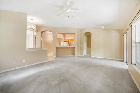 Condo in Sun City Center, Florida, 2 bedrooms  № 1382219 - photo 7