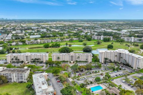 Condo in Pompano Beach, Florida, 1 bedroom  № 1080667 - photo 5