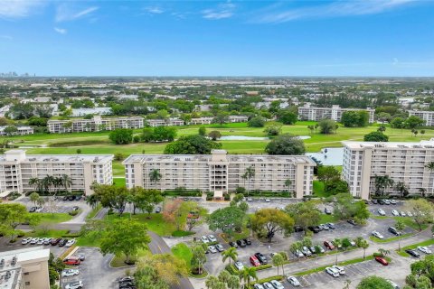 Condo in Pompano Beach, Florida, 1 bedroom  № 1080667 - photo 8