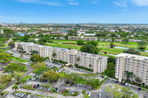 Copropriété à vendre à Pompano Beach, Floride: 1 chambre, 89.19 m2 № 1080667 - photo 9