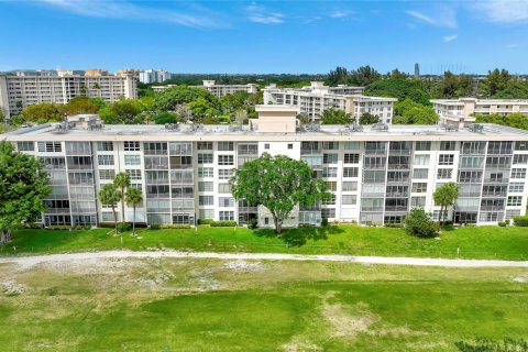 Copropriété à vendre à Pompano Beach, Floride: 1 chambre, 89.19 m2 № 1080667 - photo 2